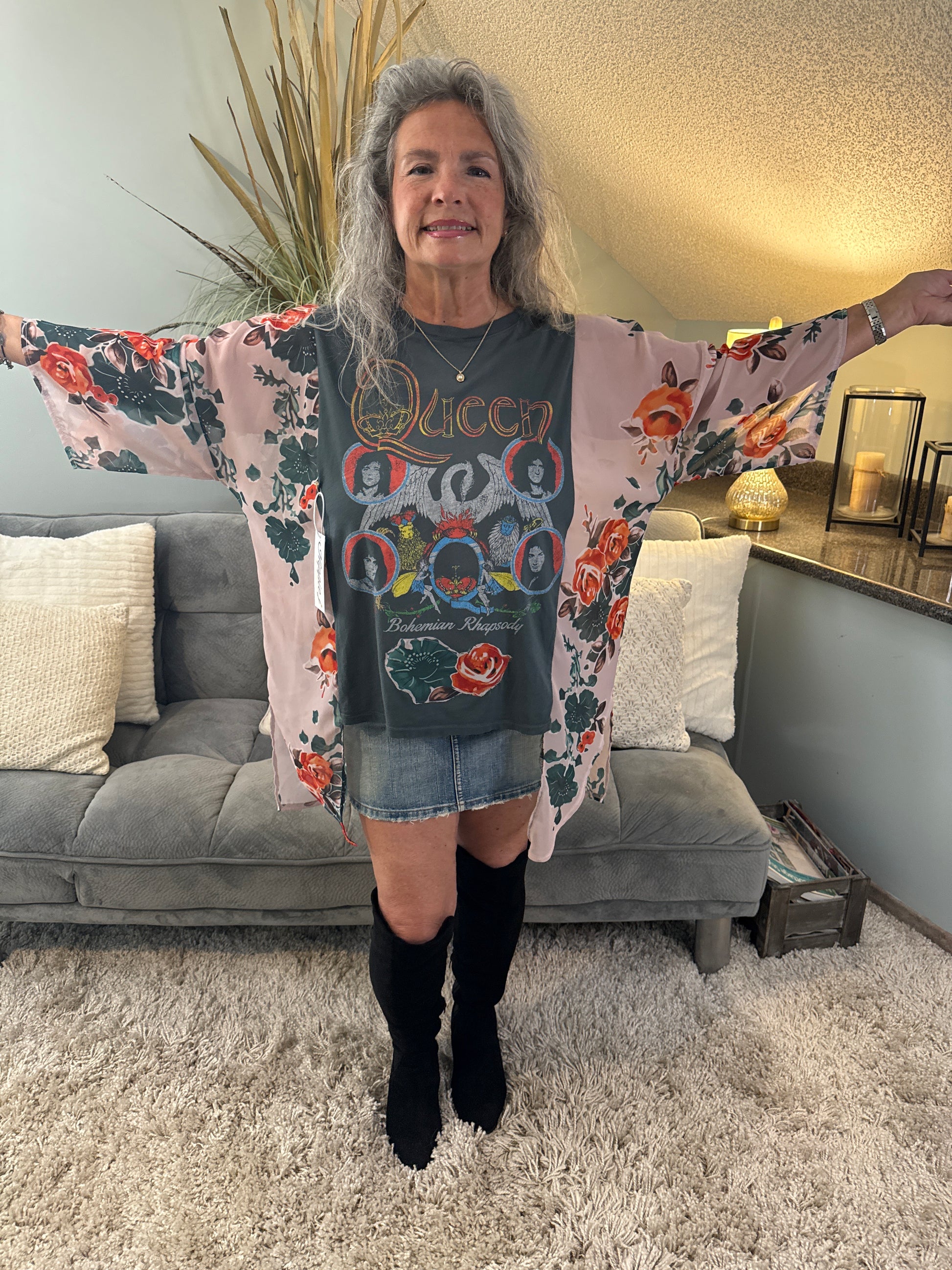 Roper Band Tee Queen