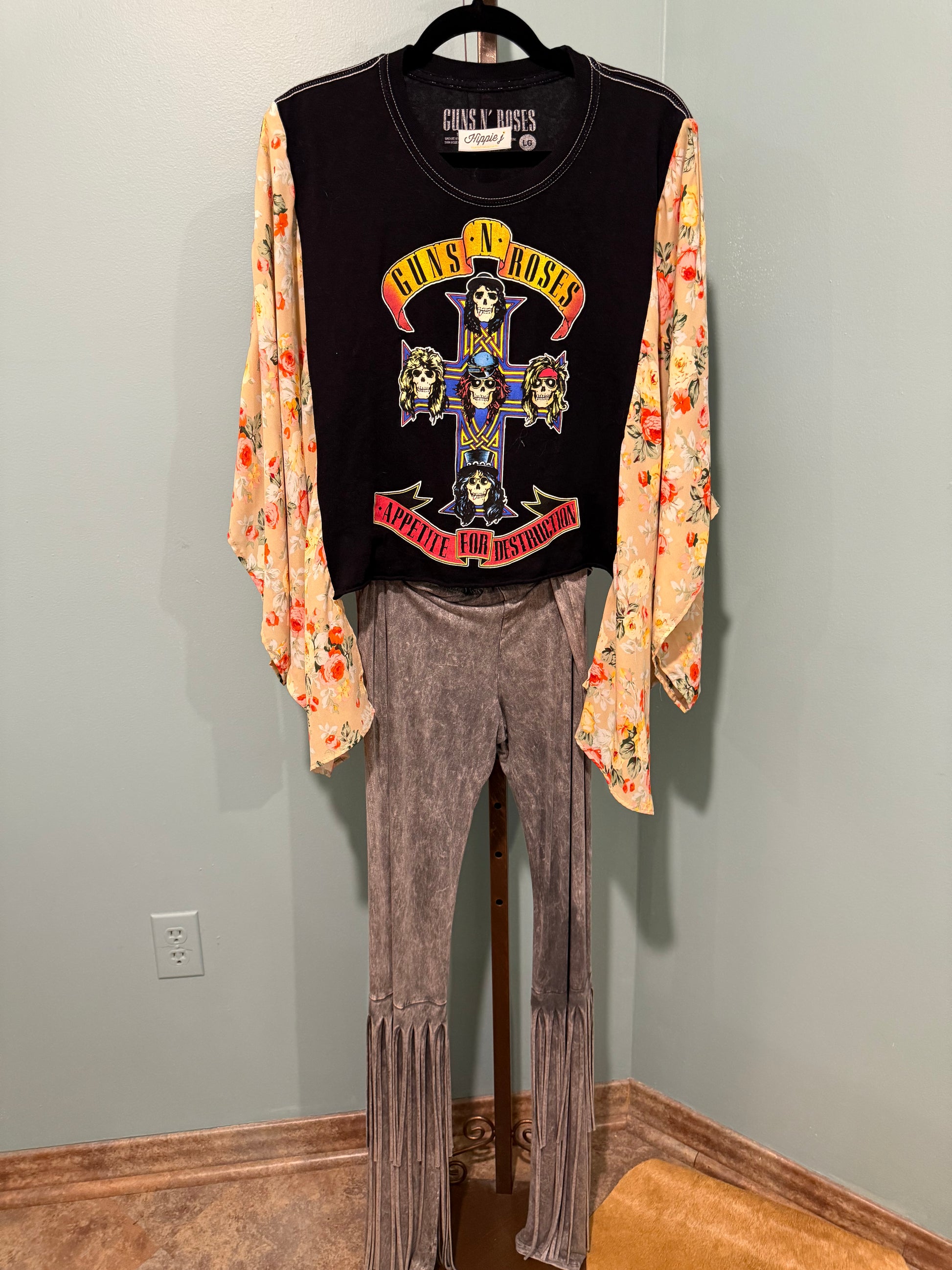 Roper Band Tee Guns N Roses Black and Yellow