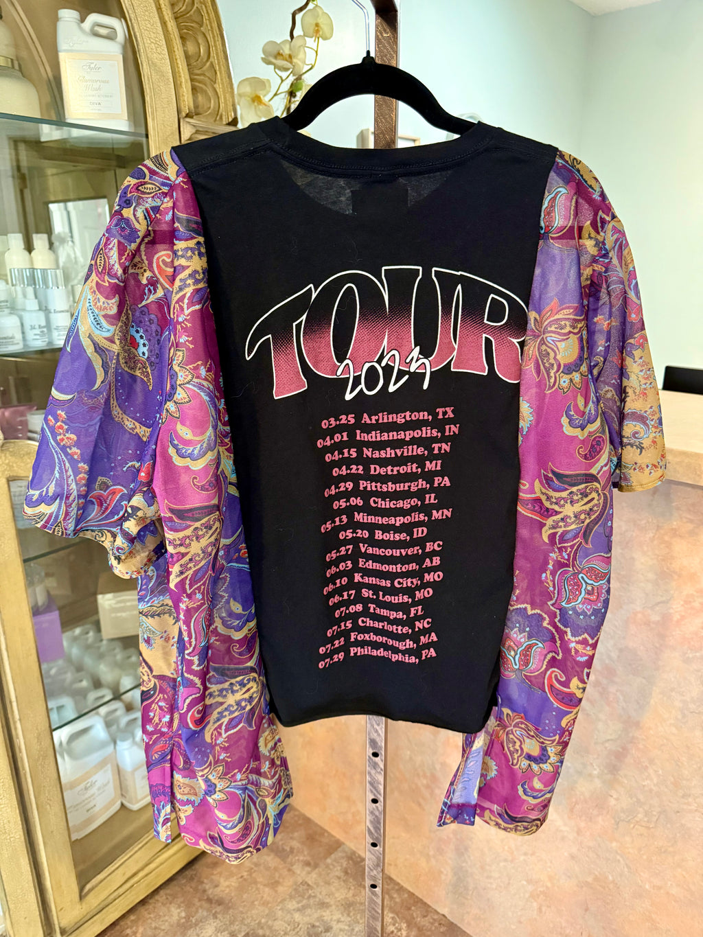 Roper Band Tee Purple Lainey Wilson